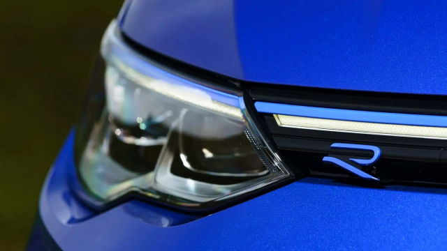 Nový krok VW ukazuje, proč automobilka přichází o nejlepší techniky, její R v nové podobě nemůže fungovat