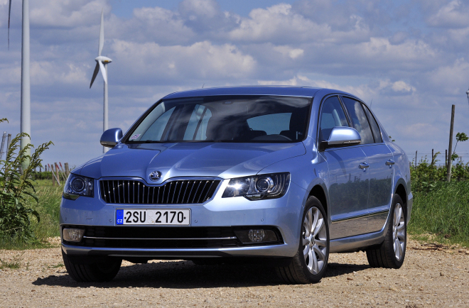 První test Škoda Superb 2013 1,8 TSI 4x4: stejná a přece jiná