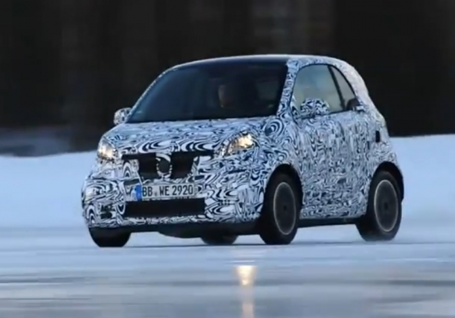 Smart ForTwo a ForFour 2015 odhalují detaily, druhý zřejmě dostane i manuál