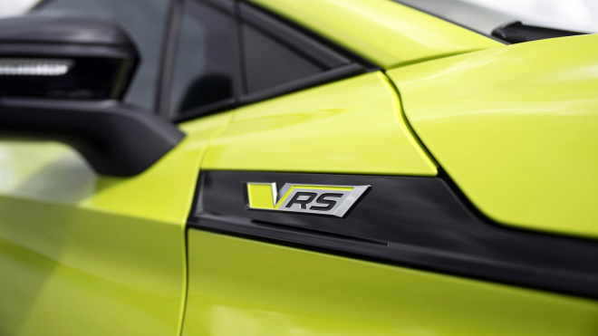 Britové vyzkoušeli ostrou Škodu Elroq RS a říkají jasně: Nejsme pobaveni. Dostala tři hvězdičky z pěti