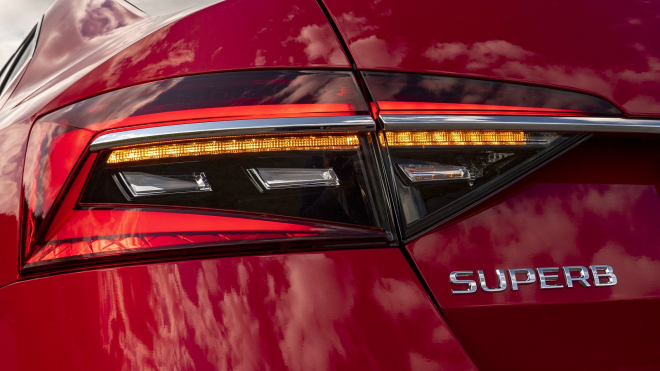 Nová Škoda Superb bude vypadat jako Octavia XL, překvapit tak chce hlavně uvnitř