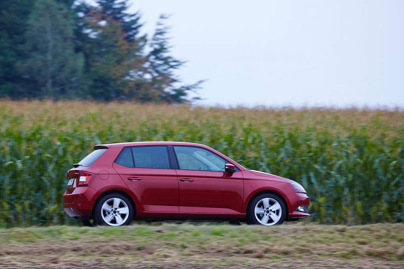 Skoda_Fabia_2015_III_nova_oficialni_mask_25_800_600.jpg