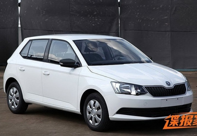 Škoda Fabia 2015: čínská verze nafocena bez maskování, najdete pět rozdílů?