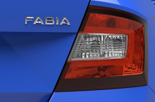Nová Škoda Fabia: venku jsou první fotky, zatím odhalují detaily
