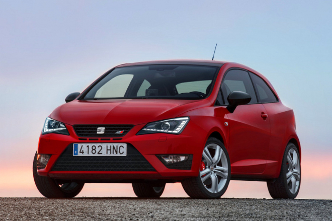 Faceliftovaný Seat Ibiza Cupra 2013 na 36 nových fotkách, tentokrát i v červené