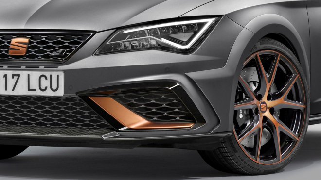 Seat překvapil nejrychlejším modelem své historie, má 310 koní s manuálním řazením