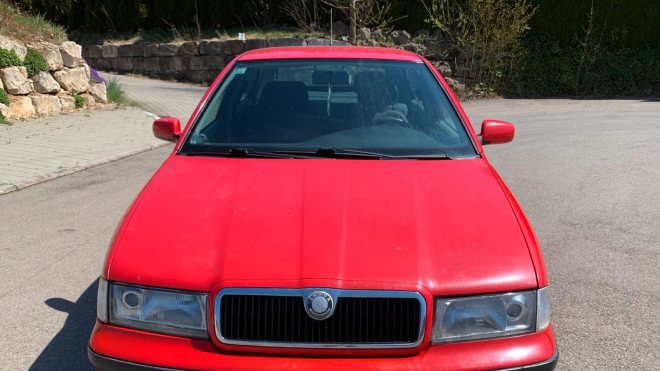 Německý prodejce levně nabízí údajně téměř nejetou Škodu Octavia I, je to past a nesmysl