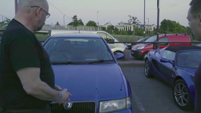 Novináři dali dokupy Škodu Octavia se 700 tisíci km. A pak se ptali lidí, kolik má najeto