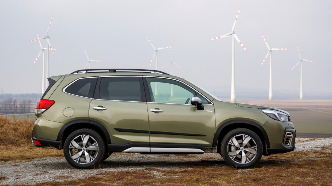 Vysoké SUV zvládlo losí test o parník lépe než Octavia, Golf nebo sportovní BMW