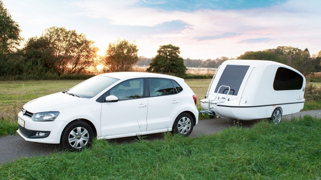 Prťavý karavan za auto vypadá neprakticky, své schopnosti ale ukáže až mimo silnici