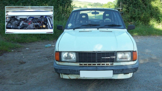 Na první pohled je to orezlá stará Škoda, v útrobách ale skrývá stovky koní