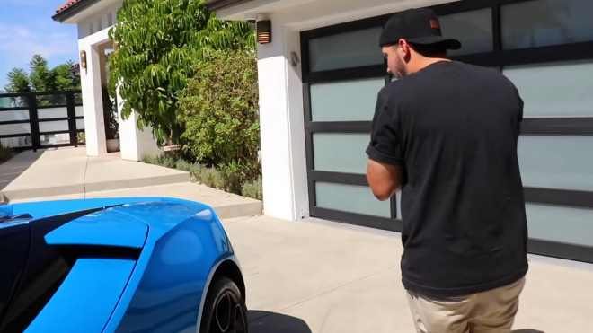 Slovenský youtuber překvapil svého nejlepšího přítele úplně novým Lamborghini
