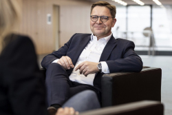 Už i odboráři chápou, že nařizování elektromobilů nebude fungovat, šéf odborů v Boschi po masivním propouštění volá po změně