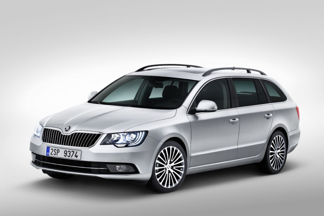 Škoda Superb s faceliftem zlevnila, liftback začíná na 540, Combi na 570 tisících Kč