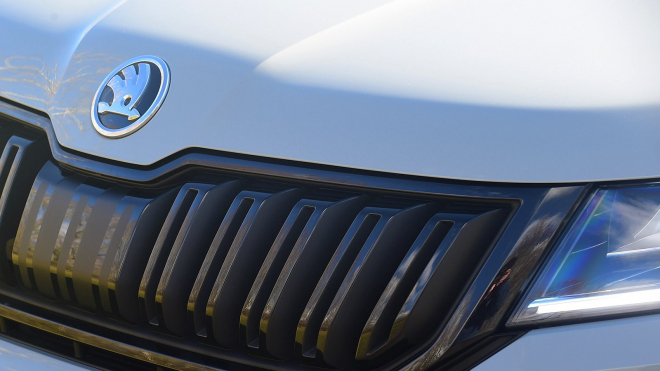 Fanoušek Škody poslal svá auta proklatě nízko k zemi, udělal to hned třem modelům