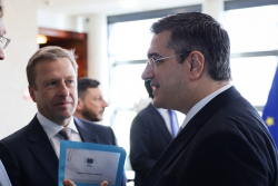 Šéf BMW dál tvrdě kritizuje EU. Podle něj zabíjí místní autoprůmysl, i když BMW její tlak viditelně neškodí