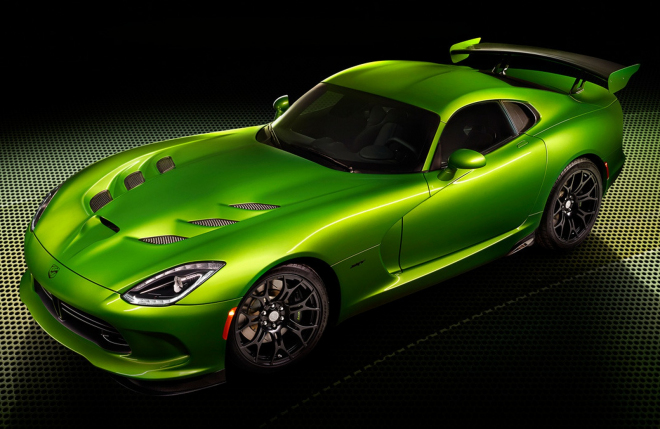 SRT Viper 2014: Zmije ještě jedovatější v křiklavě zelené, venku je i verze GT