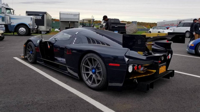 Extrémní sporťák bývalého filmaře míří na silnice, teď už se 750 koňmi