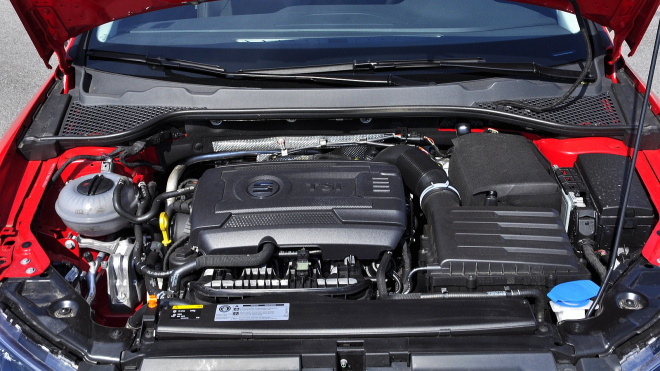 Podívejte se, jak dopadl motor moderního auta, ve kterém někdo za 60 tisíc km nevyměnil olej