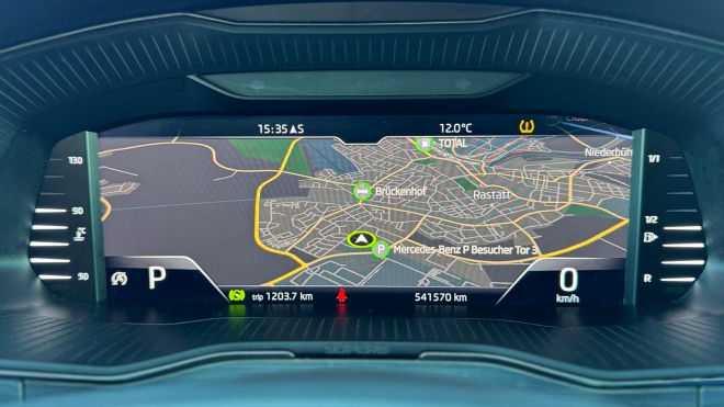 Někdo najel se Škodou Superb přes 540 tisíc km za necelé čtyři roky, stvořil laciný sen českých šejdířů