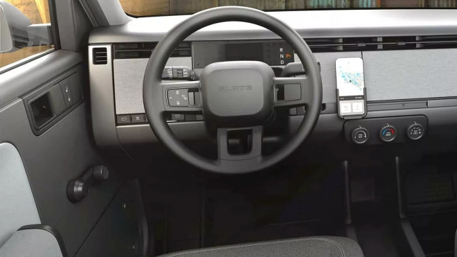 Prvotina automobilky financované Jeffem Bezosem je tím obyčejným autem, které na trhu chybí, má dokonce okna na kličky