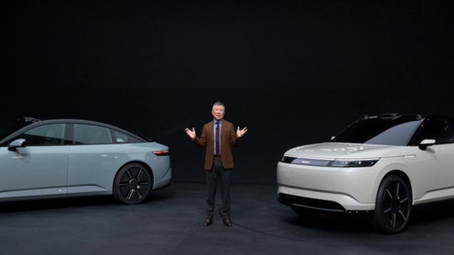 Společná automobilka Hondy a Sony ukázala své další auto. Je to snad ještě větší marnost než to první