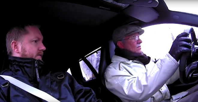 Petter Solberg v převlečení za starce děsil techniky Mercedesu (video)