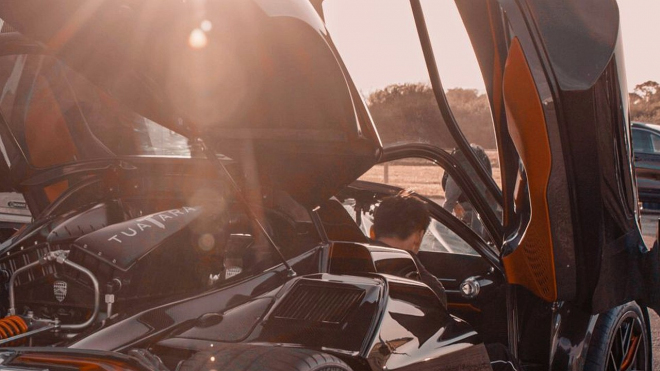 Nejrychlejší auto světa bouralo po cestě na místo, kde mělo stanovit nový rekord