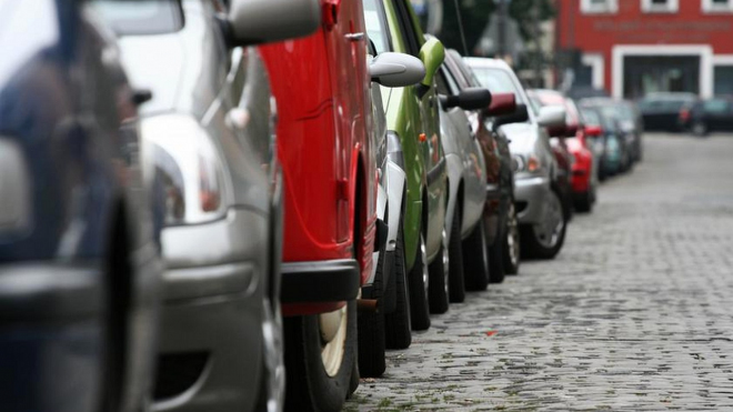 Sériový vandal „objel klíčem” nejméně 642 aut, způsobil škodu skoro 24 milionů Kč