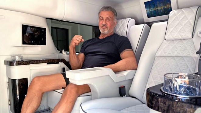 Sylvester Stallone prodává své luxusní SUV postavené na míru, moc si ho neužil