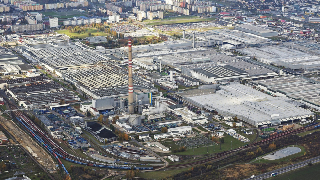 Přehled automobilových továren v Evropě ukazuje, jak moc tento průmysl v EU znamená