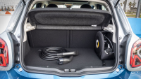 Une petite voiture électrique d'occasion n'est un candidat intéressant que pour une maison de jardin. Malgré la chute rapide de son prix, les gens n'en veulent pas.