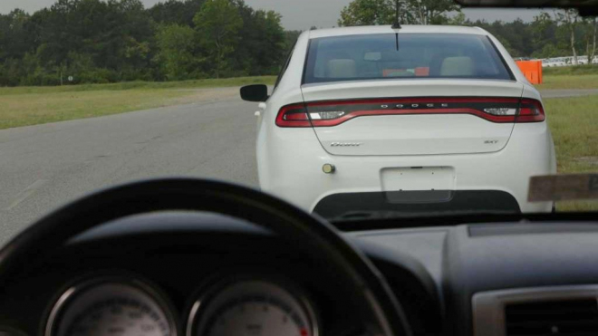 Ujíždějící řidiče jde vážně zastavit bez honiček. Nová americká zbraň funguje