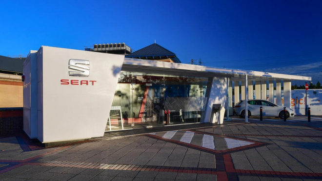 Seat může být lepší než Škoda, netíží ho komunistická minulost, říká šéf