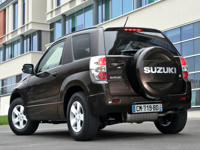 Suzuki Grand Vitara 2013: pětidveřový model i třídvířko po faceliftu řádí na nových fotkách