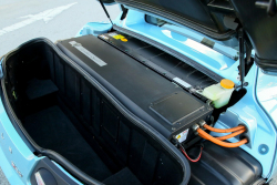 Prvním Teslám už po 7 letech odchází baterie, nejlépe ukazují hlavní problém elektroaut i dalšího vývoje