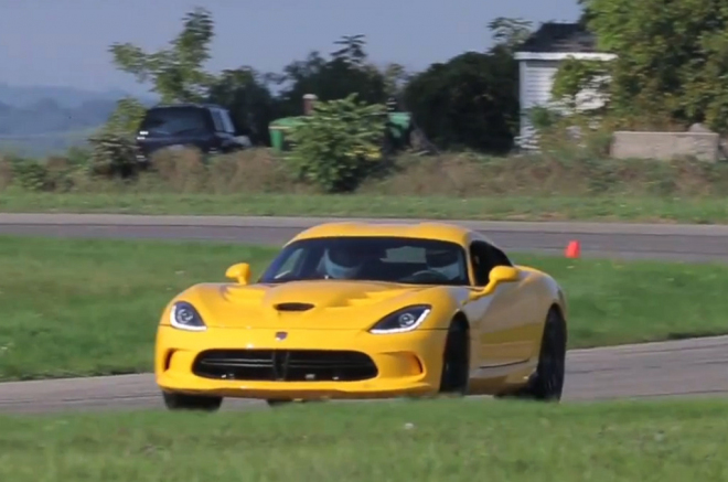 SRT Viper 2013: silniční verze v akci konečně i na videu
