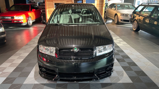 K mání je jedna z posledních zachovalých Škod Fabia RS TDI, dieselová legenda dnes nedává plechy lacino