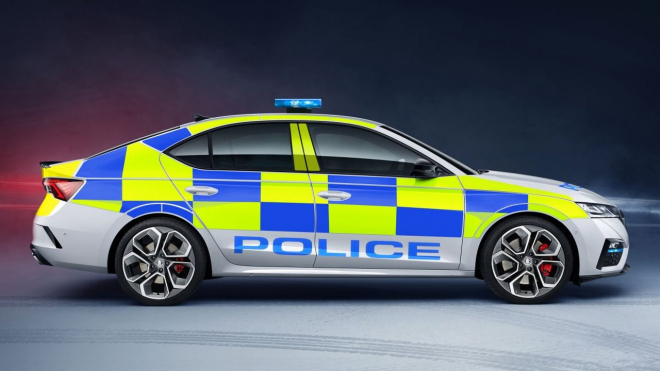 Nová Octavia se poprvé ukázala v barvách policie, bizarně v jiné verzi, než preferuje vláda