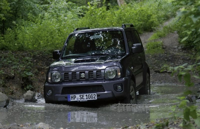 Suzuki Jimny 2013: faceliftovaný model je už k mání i u nás, cena se nemění