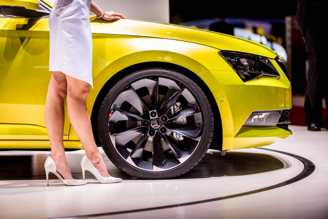 Škoda ukázala v Ženevě i plejádu velkých a blyštivých disků kol