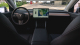 Tesla oficiálně přiznala, že její „autonomní řízení” je šmejd, zastavila jeho další uvádění na trh