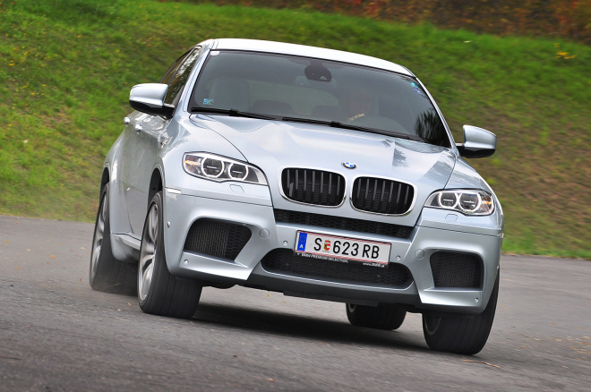 Vyzkoušeli jsme BMW X6 M 2012, takhle vypadá nepochopitelná dynamika 2,5tunového monstra (video)
