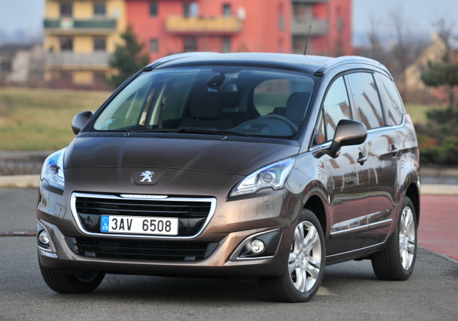 Test Peugeot 5008 1,6 HDi 2014: větší rodině stačí půl milionu