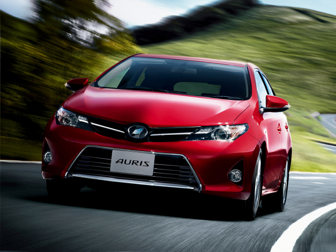 Toyota Auris 2013: nová generace oficiálně odhalena
