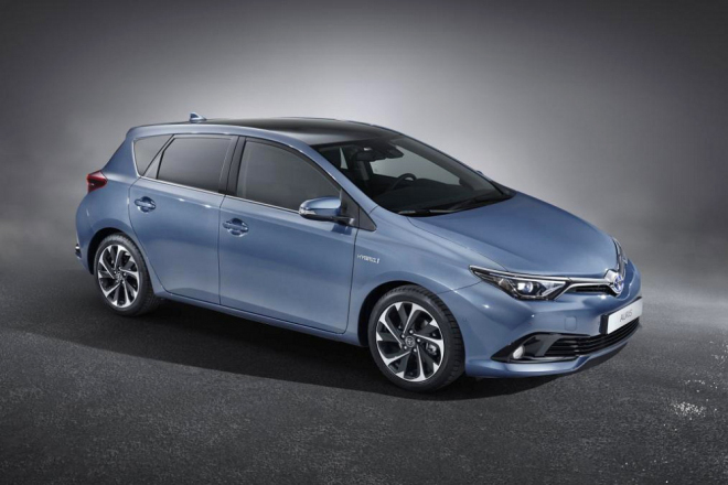 Toyota Auris 2015: facelift je venku, extravaganci nečekejte