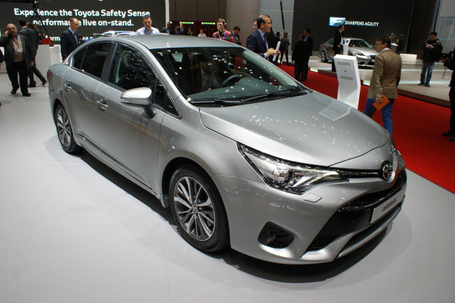 Toyota Avensis 2015: rozlučkový facelift detailně, malý rozhodně není