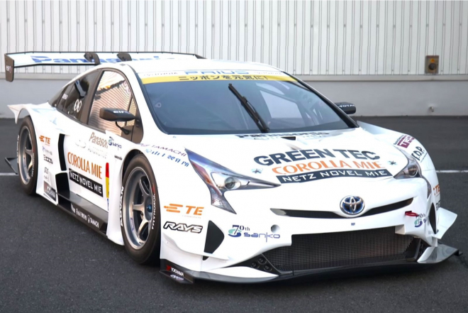 Toyota Prius GT300 2016: i Prius může být šik. A nejen díky motoru V8