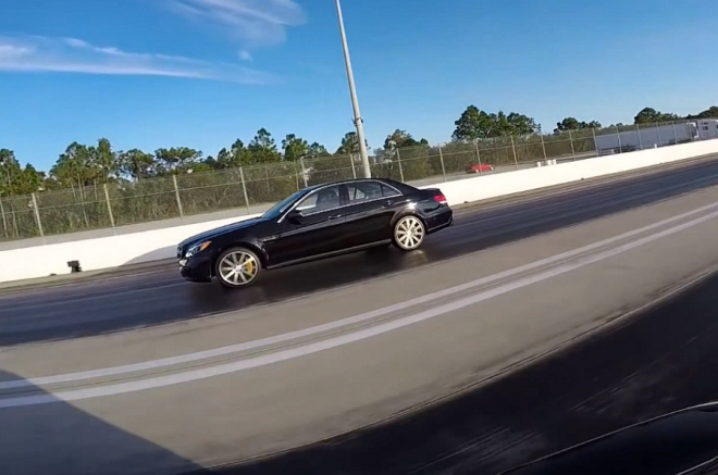 Tesla Model S P85D proti Mercedesu E63 AMG S 4Matic nic zázračného nepředvedla (video)