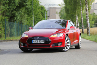 Tesla zdražila Model S. Paradoxně možná proto, aby znovu nahnala prodeje